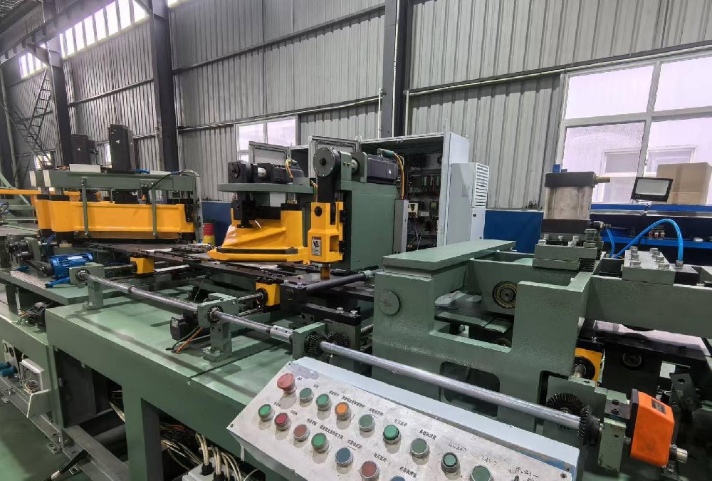 CTL-CRGO CORE CUTTING MACHINE